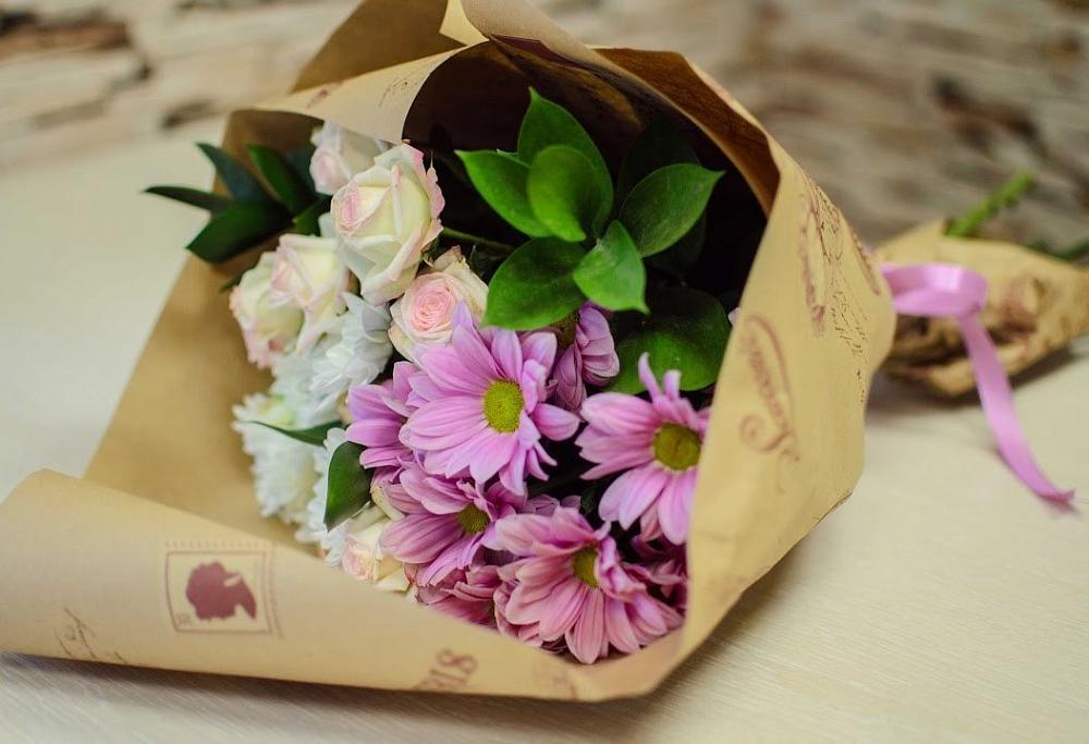 Букет улыбка в Часовне Букет цветов из: Розы и Хризантемы в Часовне