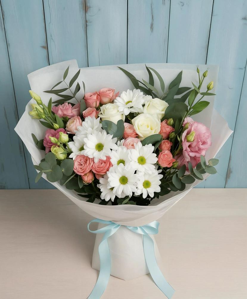 Букет цветов из: Розы, Лизиантусы и Хризантемы в Часовне