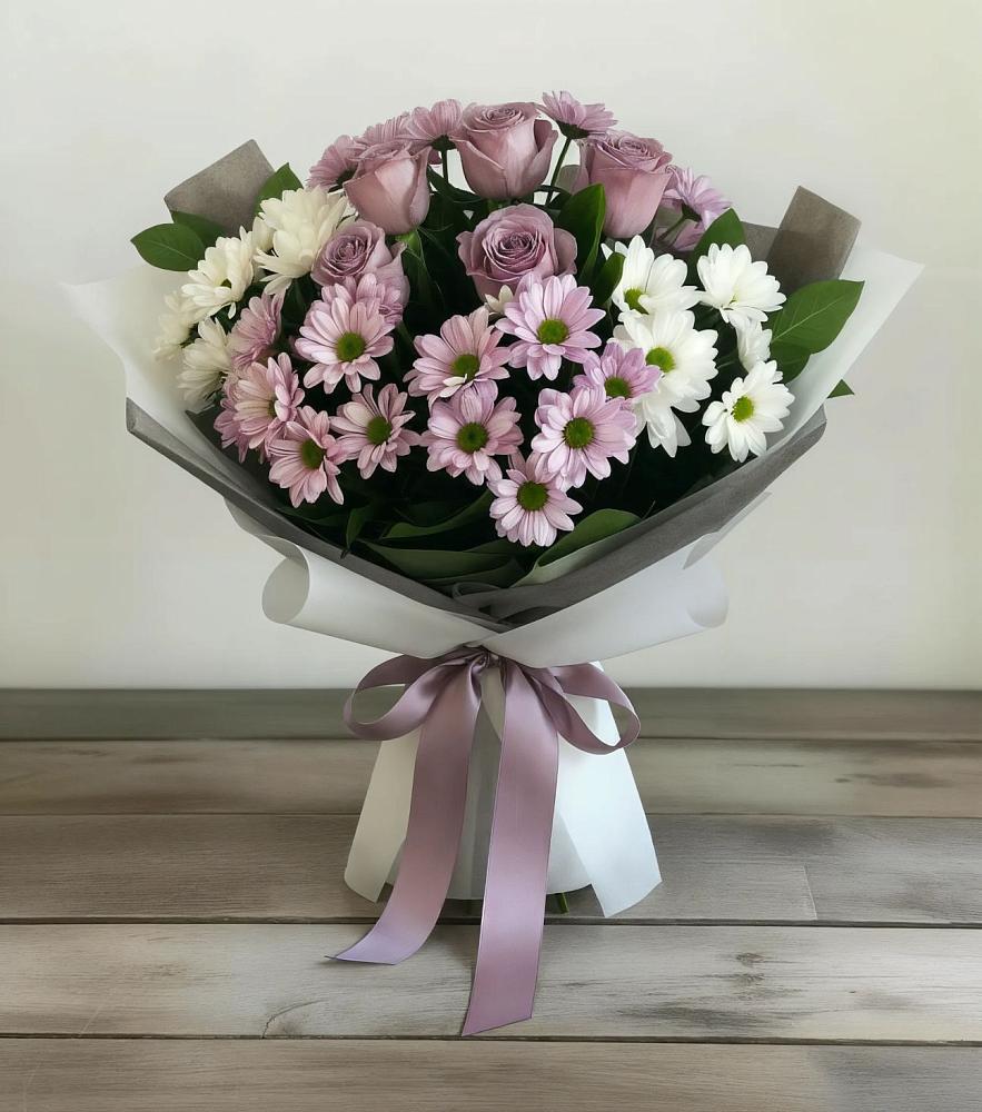 Букет цветов из: Хризантемы и Розы в Часовне