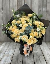Букет цветов из:  Розы и Лизиантусы в Часовне