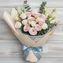 Букет цветов из:  Лизиантусы в Часовне