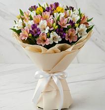 Букет цветов из:  Альстромерии в Часовне