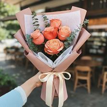 Букет цветов из:  Розы в Часовне