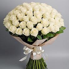 Букет 101 беля роза Белоснежка в Часовне