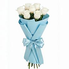 Букет 7 белых роз Проуд в Часовне