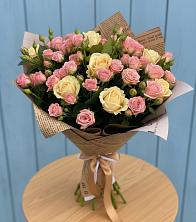 Букет цветов из:  Розы в Часовне